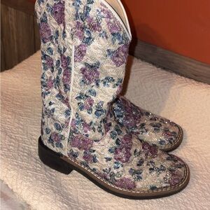 Floral Embroidered Women's Boots